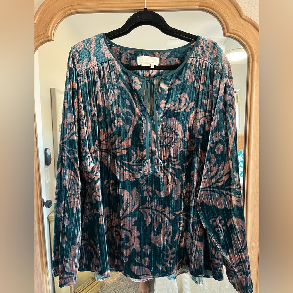 NWOT size XL Anthropologie velvet damask blouse